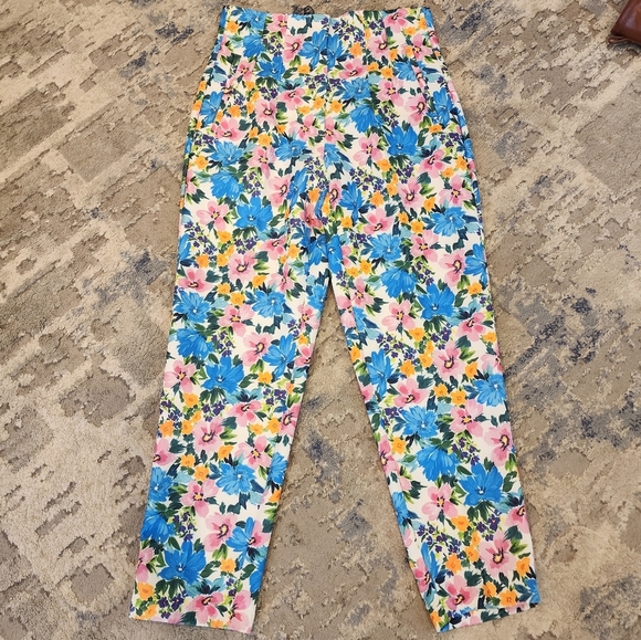 NWT Zara Highwaist Multi Floral Printed Straight Leg Pants Pockets Size Medium - Picture 7 of 16